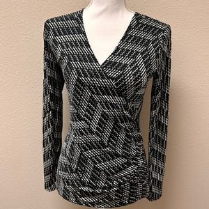 WHBM women’s black & white blouse~ Size XS